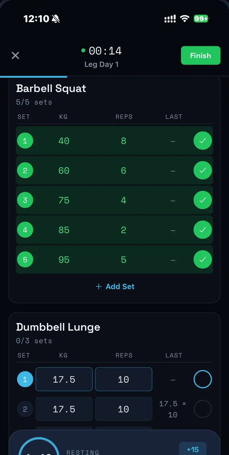 Gryper live workout: barbell squat sets logged with one tap, last session’s numbers beside each set, and the rest timer running